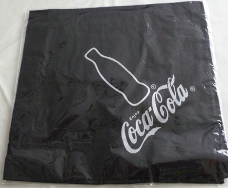 9537-6 € 2,50 coca cola sjaaltje 50x54 cm